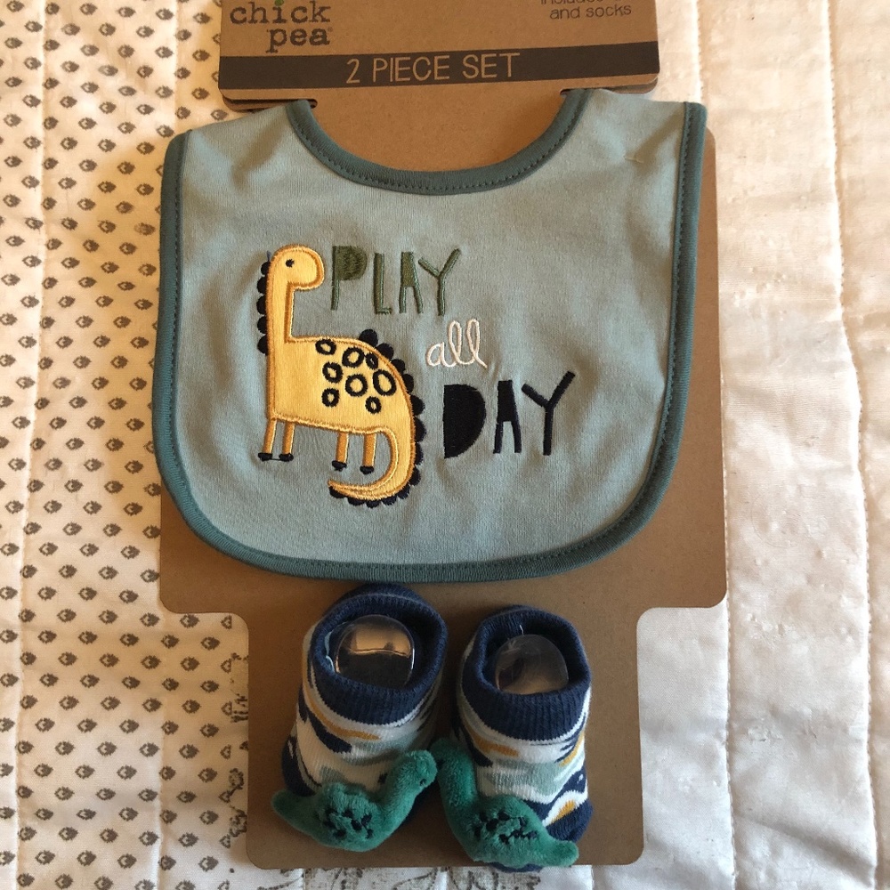 NEW Chick Pea 2 piece dinosaur set - bib + socks